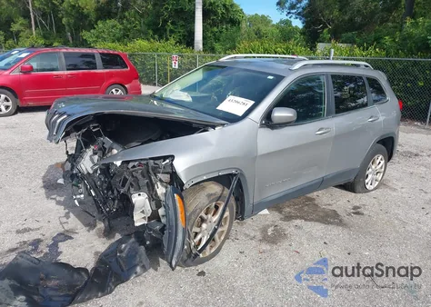 2017 Jeep Cherokee Latitude 4X4 z USA, uszkodzony, nr VIN 1C4PJMCB3HW528317